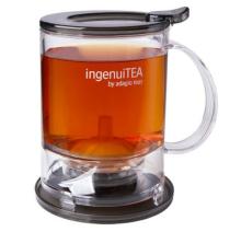Image of clear plastic tea infuser filled with amber-coloured tea, featuring a black lid and base